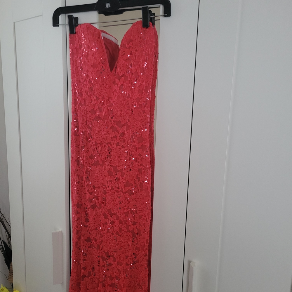 Elegant Pink Lace Maxi Dress